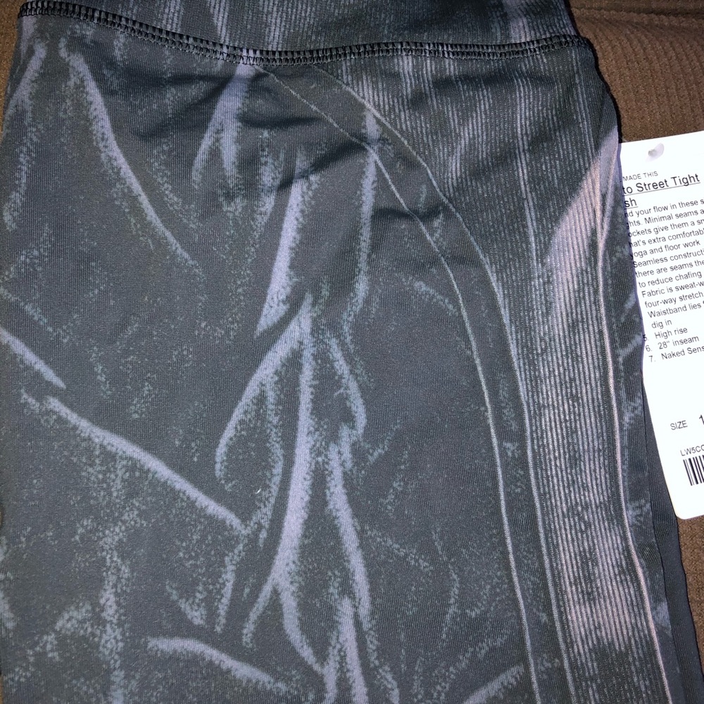 Lululemon size 10 ‘ Ebb to street tight
